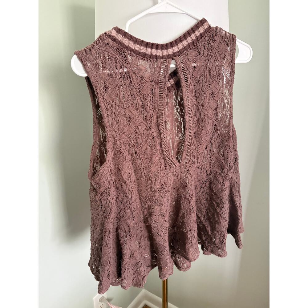 Free People Maisie Lace Peplum Keyhole Back Tank Mauve - Picture 2 of 3